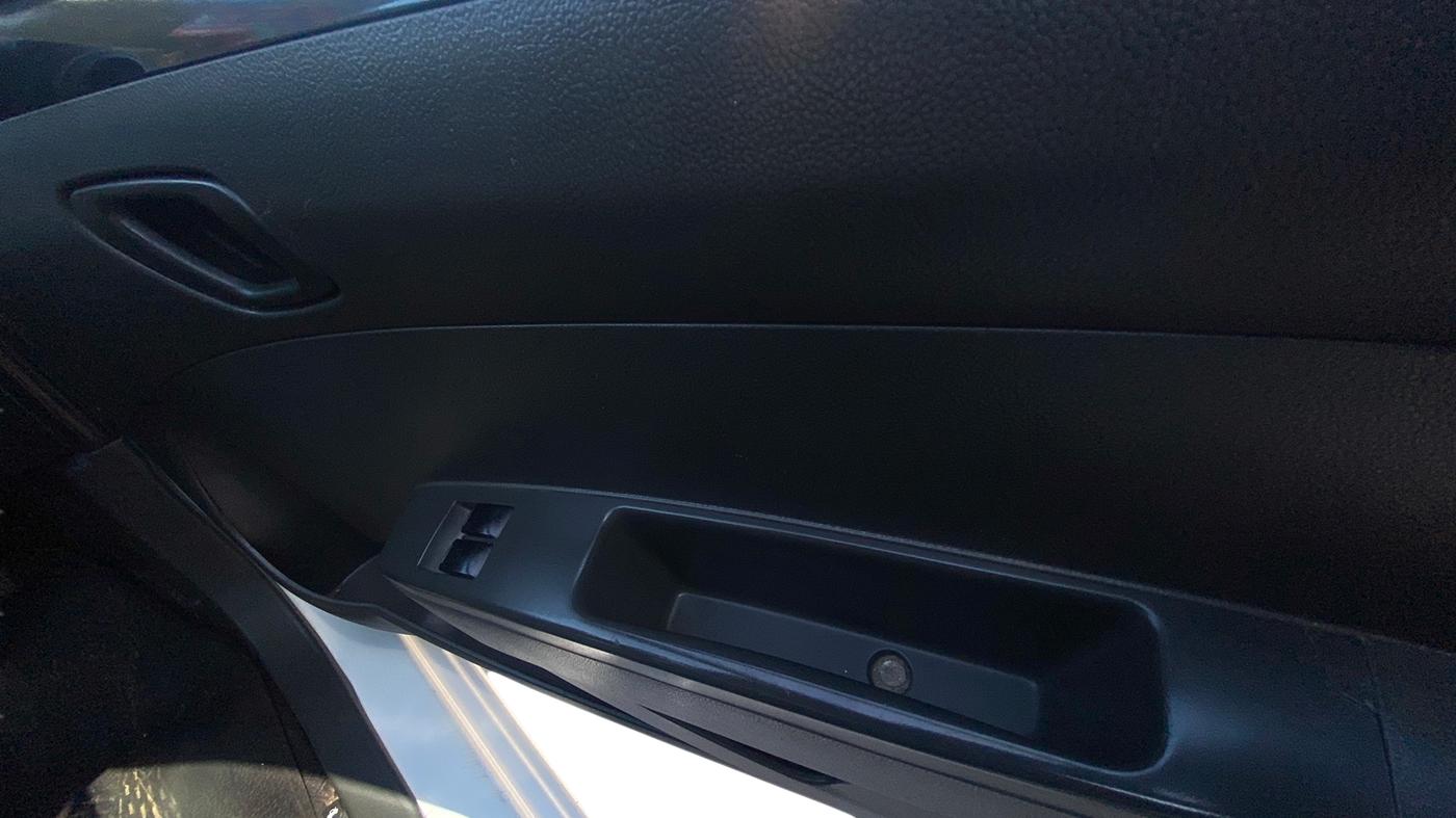 2015 Chevrolet Beat LS DIESEL, Diesel, Manual, 68,000 km, Driver Side Door Panel Controls
