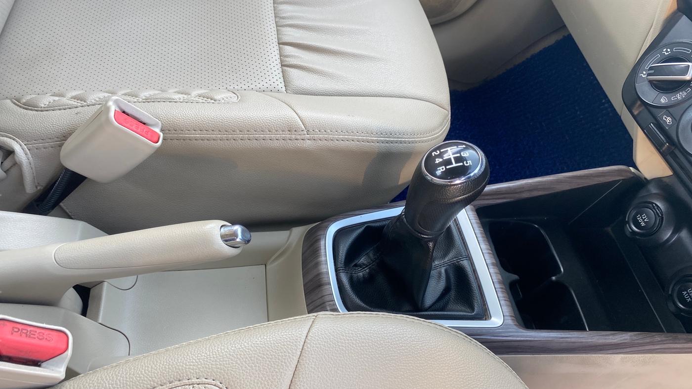 2021 Maruti Dzire VXI, Petrol, Manual, 32,000 km, Gear Lever