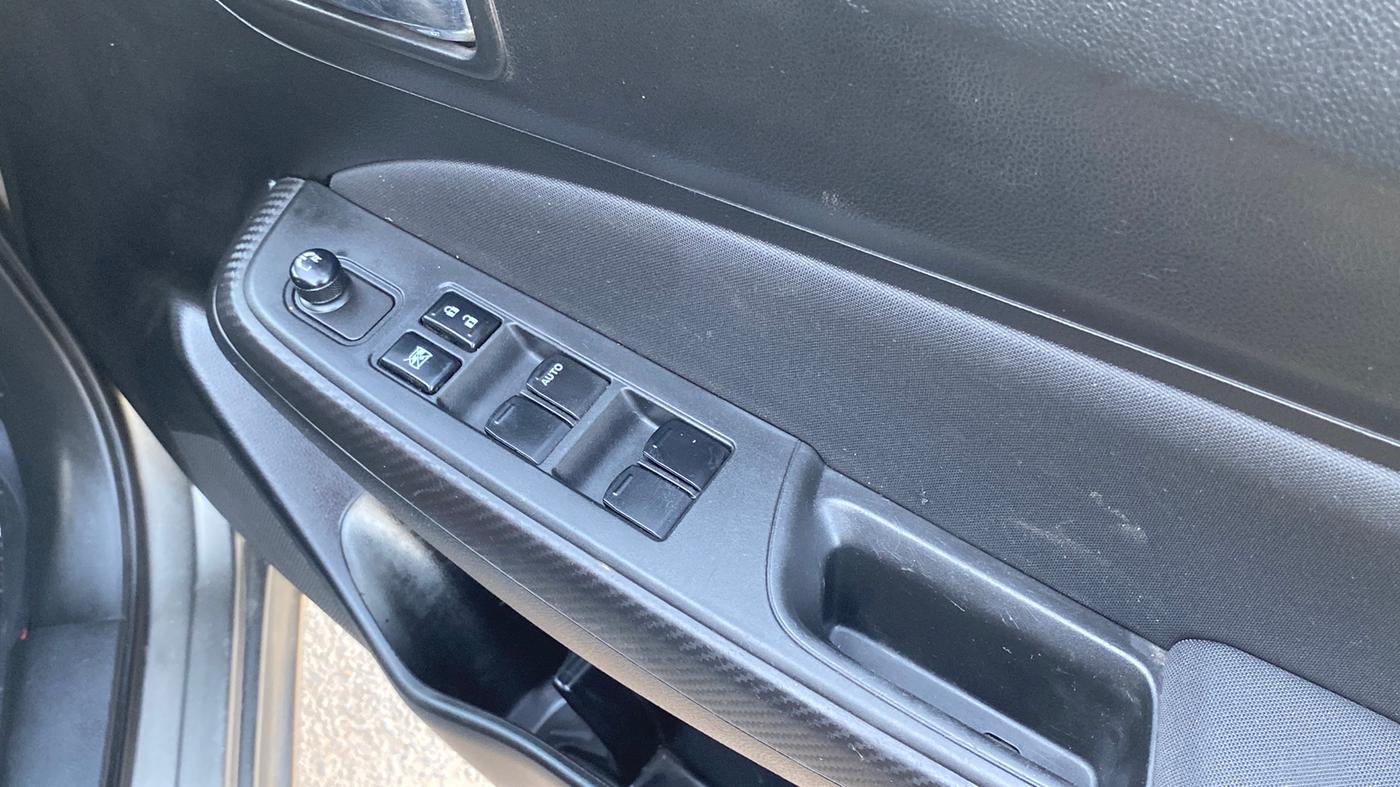 2020 Maruti Swift VXI, Petrol, Manual, 67,000 km, Driver Side Door Panel Controls