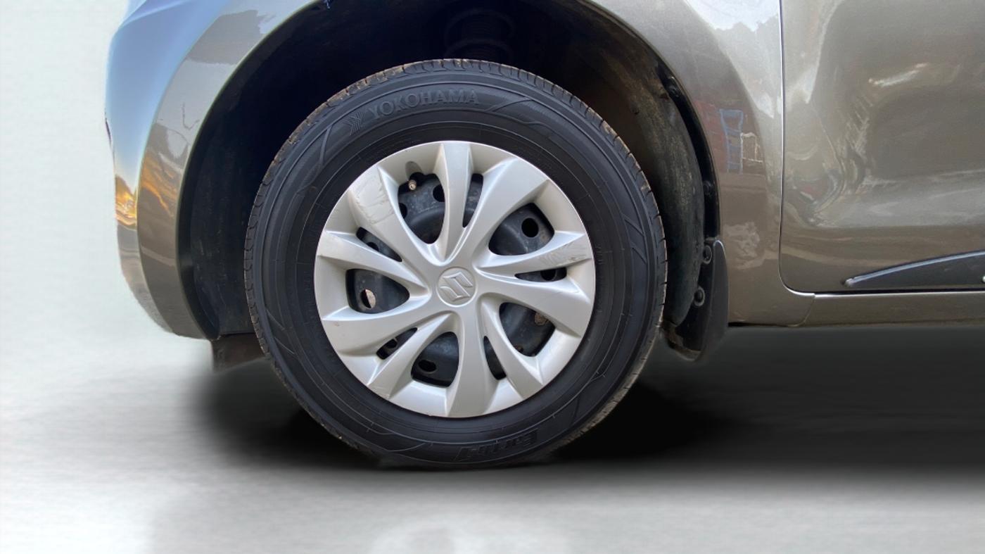 2020 Maruti Swift VXI, Petrol, Manual, 67,000 km, Left Front Wheel