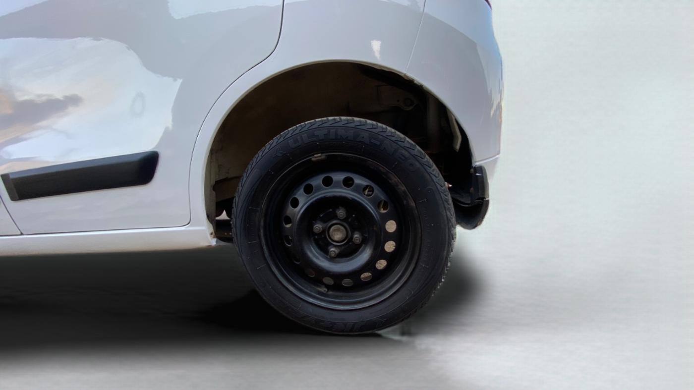2016 Maruti Wagon R 1.0 VXI, Petrol, Manual, 1,05,000 km, Left Rear Wheel