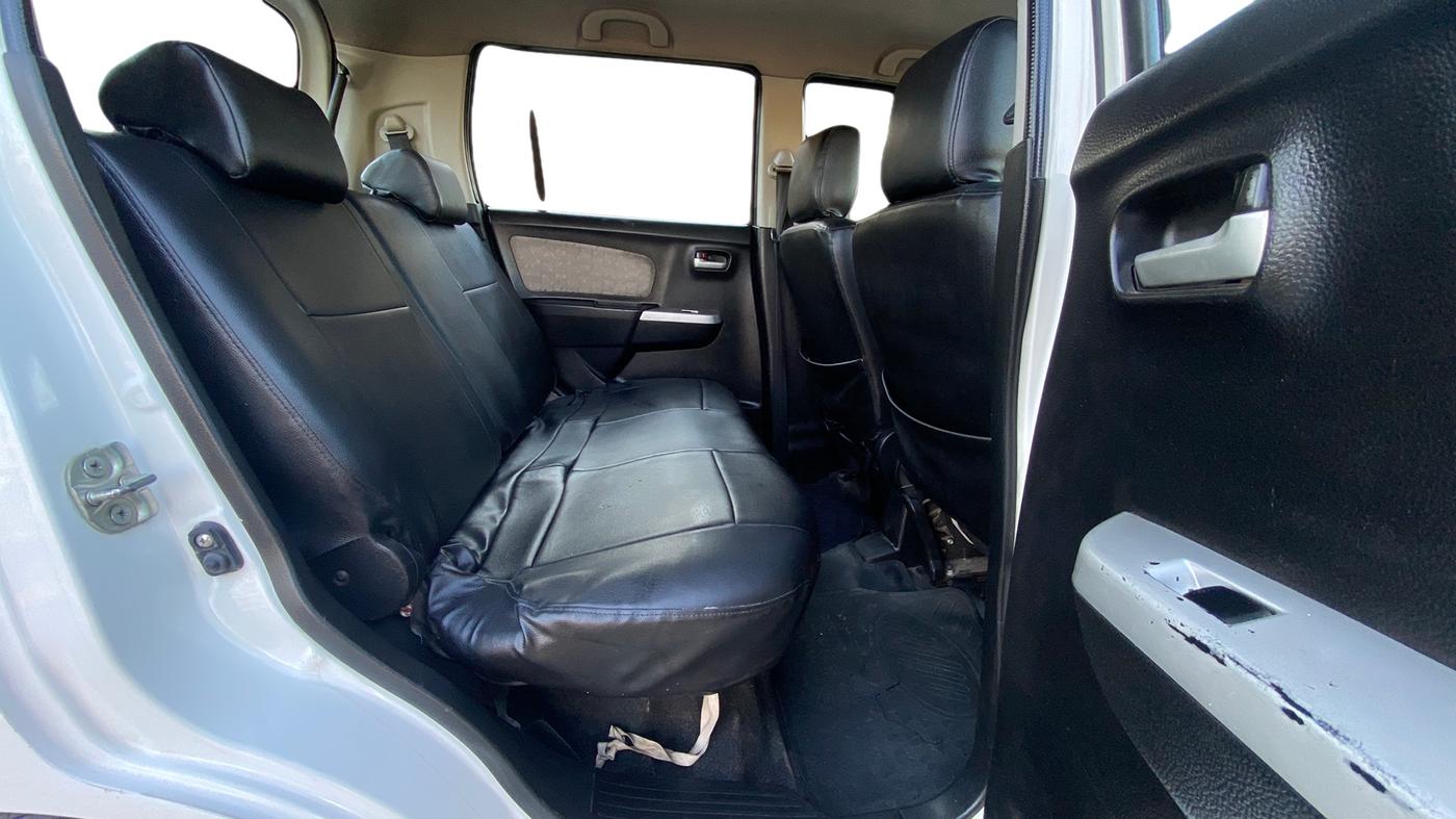 2016 Maruti Wagon R 1.0 VXI, Petrol, Manual, 1,05,000 km, Right Side Rear Door Cabin