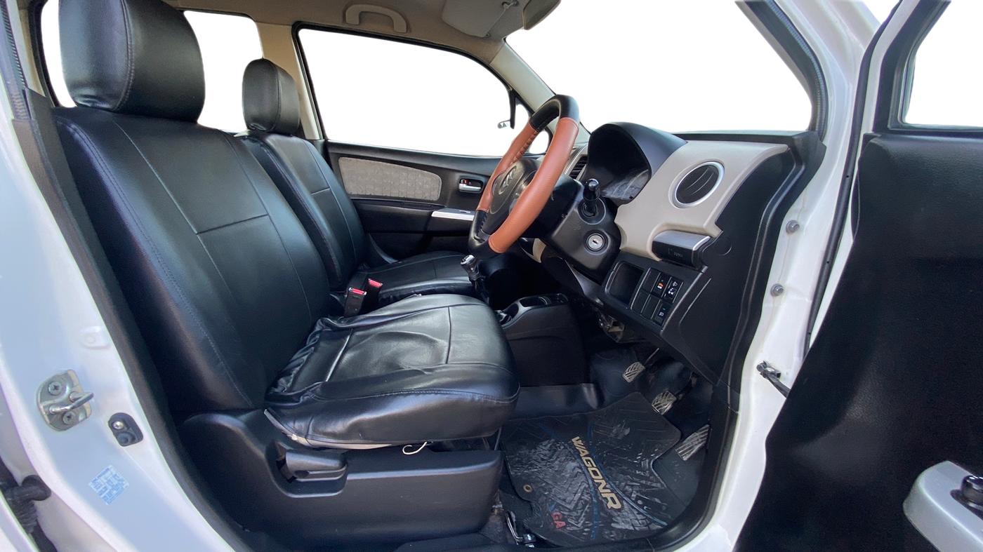 2016 Maruti Wagon R 1.0 VXI, Petrol, Manual, 1,05,000 km, Right Side Front Door Cabin
