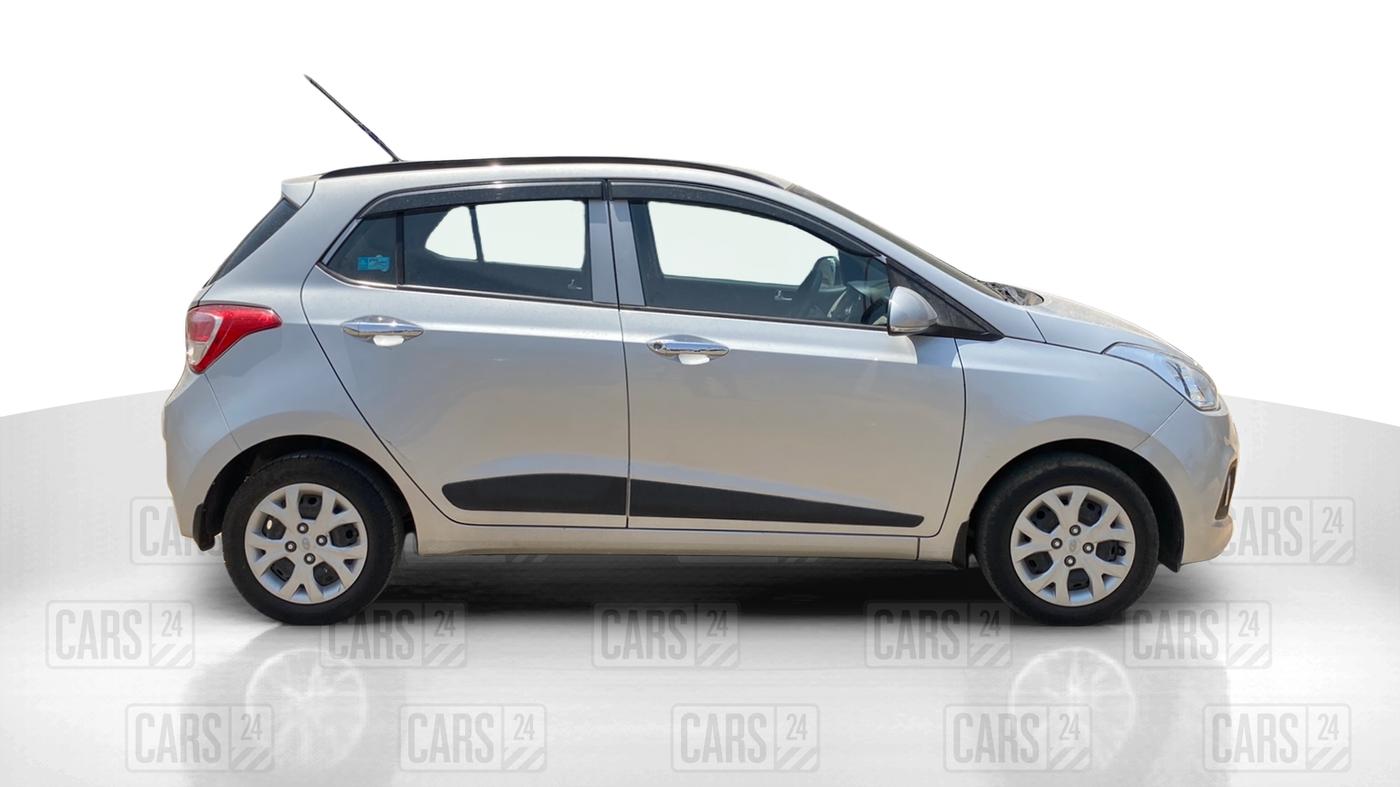 2016 Hyundai Grand i10 SPORTZ 1.2 KAPPA VTVT, Petrol, Manual, 31,445 km, Right Side View