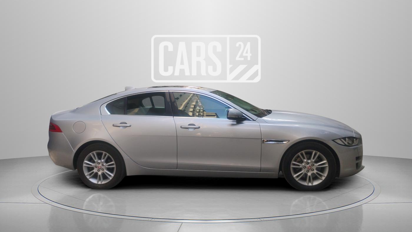2018 Jaguar XE PRESTIGE DIESEL, Diesel, Automatic, 54,179 km, Right Side View