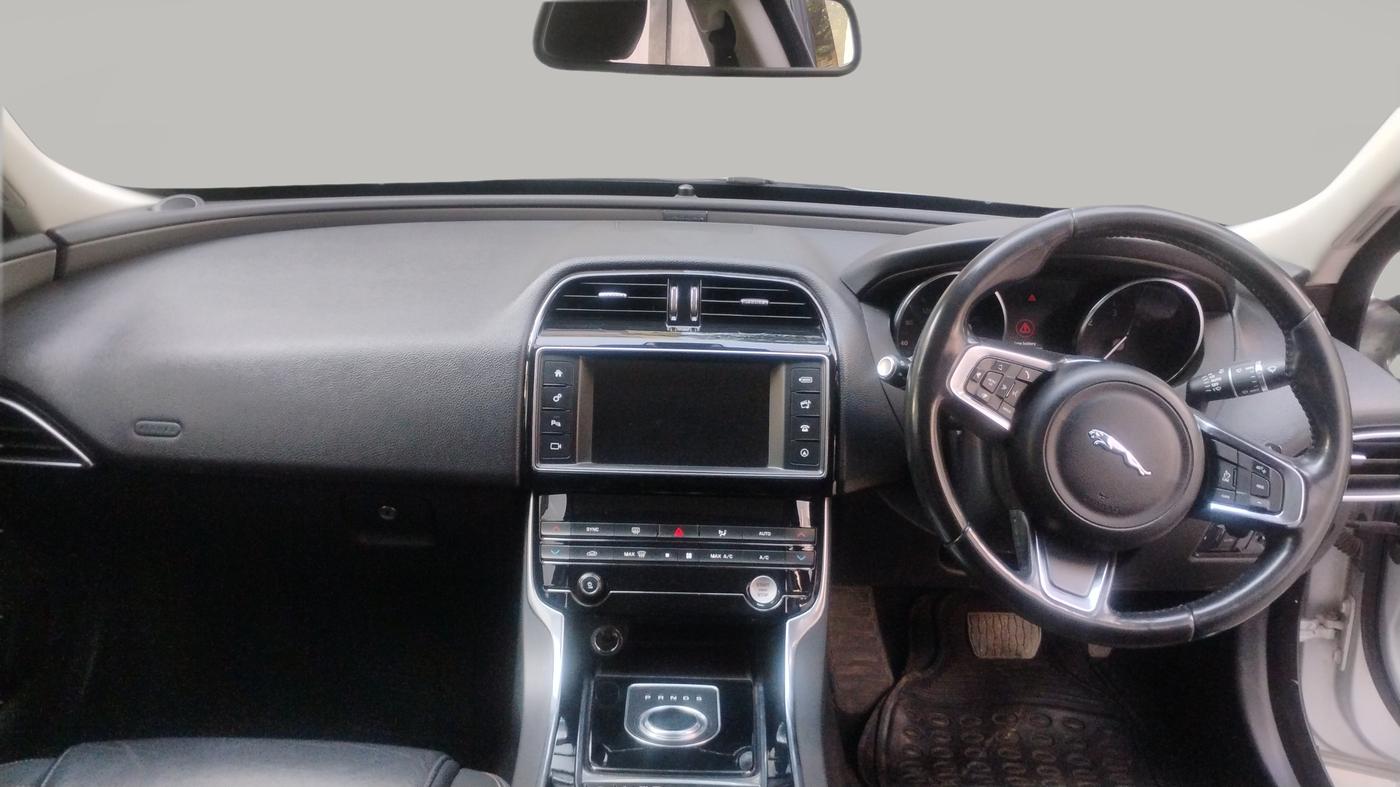 2018 Jaguar XE PRESTIGE DIESEL, Diesel, Automatic, 54,179 km, Dashboard