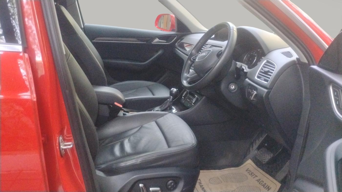 2019 Audi Q3 30 TFSI Premium, Petrol, Automatic, 29,226 km, Right Side Front Door Cabin
