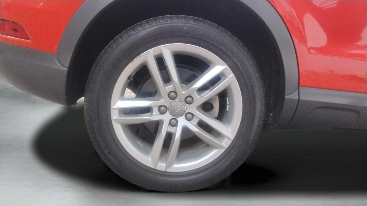 2019 Audi Q3 30 TFSI Premium, Petrol, Automatic, 29,226 km, Right Rear Wheel