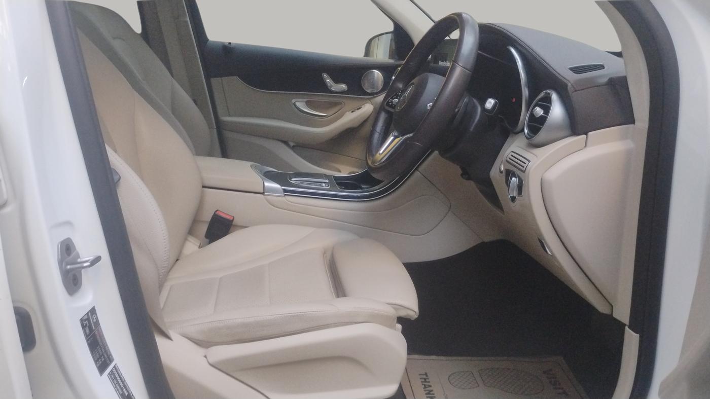 2022 Mercedes Benz GLC CLASS 220d 4MATIC , Diesel, Automatic, 39,289 km, Right Side Front Door Cabin