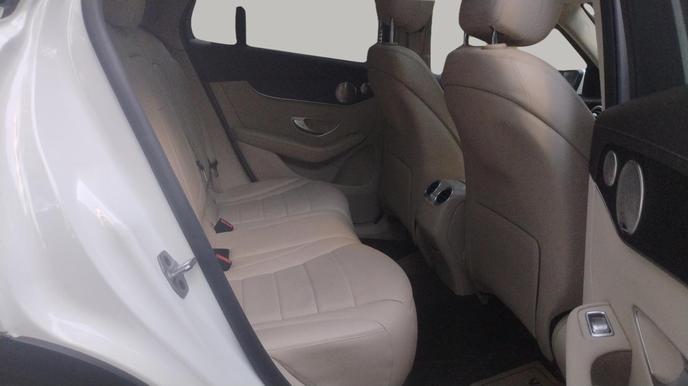 2022 Mercedes Benz GLC CLASS 220d 4MATIC , Diesel, Automatic, 39,289 km, Right Side Rear Door Cabin