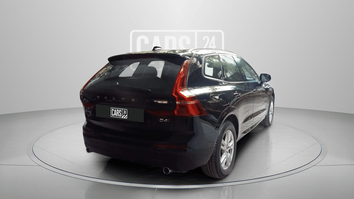 2018 Volvo XC 60 MOMENTUM, Diesel, Automatic, 60,169 km, Right Back Diagonal