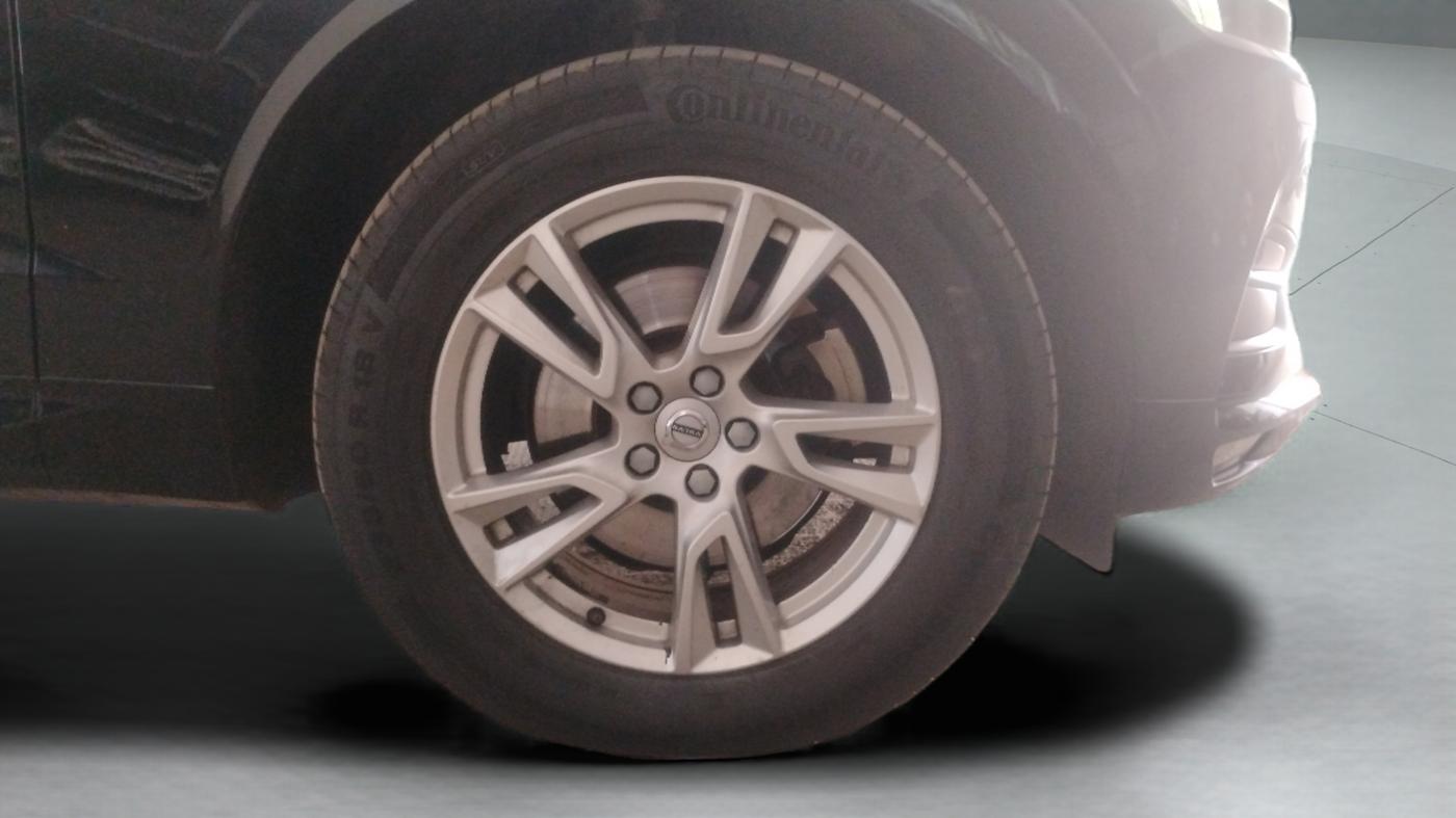 2018 Volvo XC 60 MOMENTUM, Diesel, Automatic, 60,169 km, Right Front Wheel