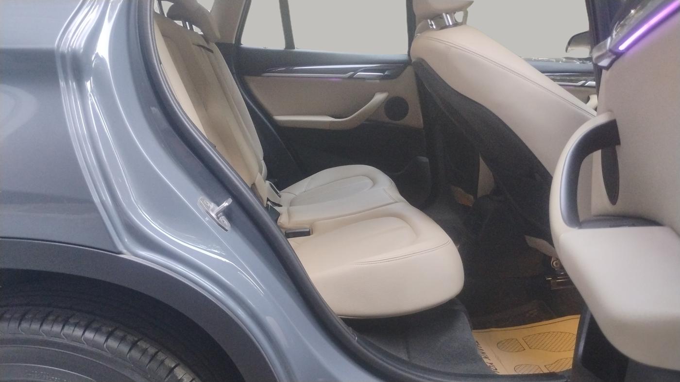 2022 BMW X1 sDrive 20d x Line, Diesel, Automatic, 35,609 km, Right Side Rear Door Cabin