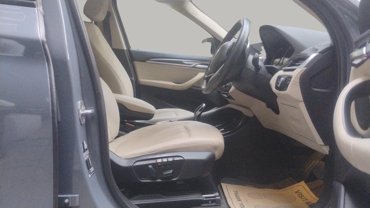 2022 BMW X1 sDrive 20d x Line, Diesel, Automatic, 35,609 km, Right Side Front Door Cabin