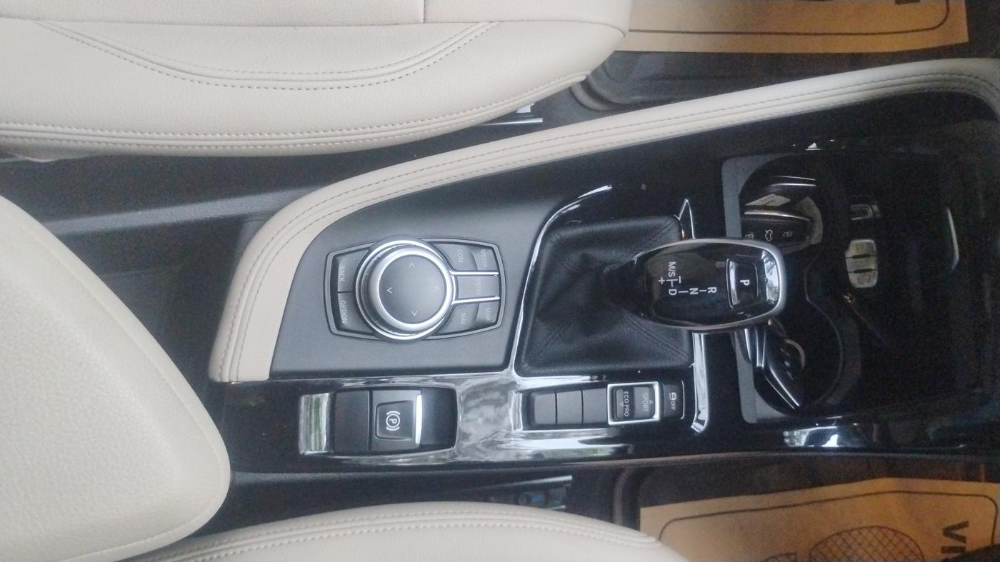 2022 BMW X1 sDrive 20d x Line, Diesel, Automatic, 35,609 km, Gear Lever