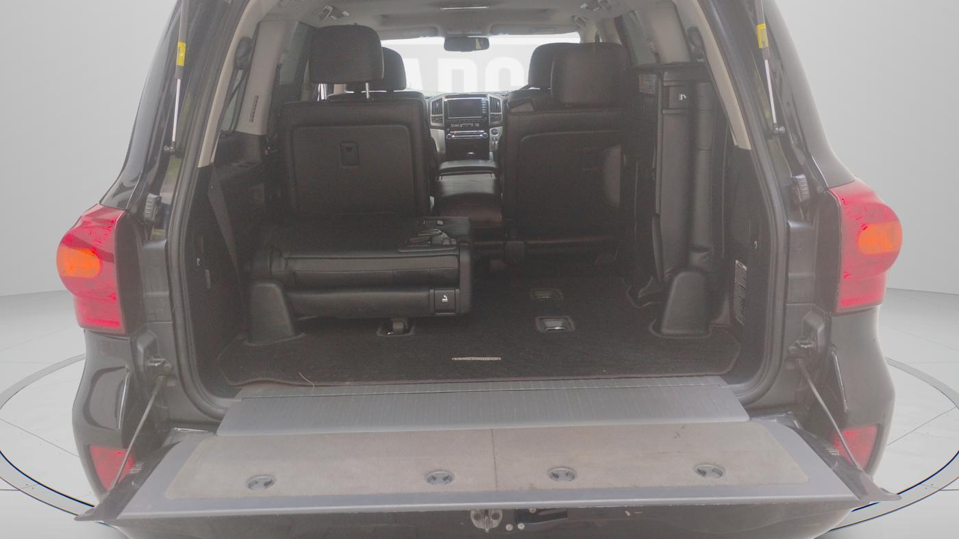 2014 Toyota Land Cruiser VX LC 200, Diesel, Automatic, 1,25,954 km, Boot Inside