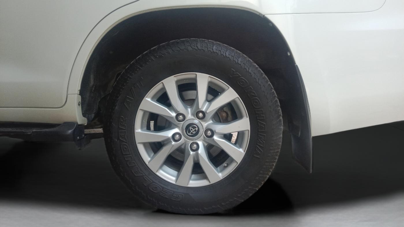 2017 Toyota Land Cruiser VX LC 200, Diesel, Automatic, 70,525 km, Left Rear Wheel