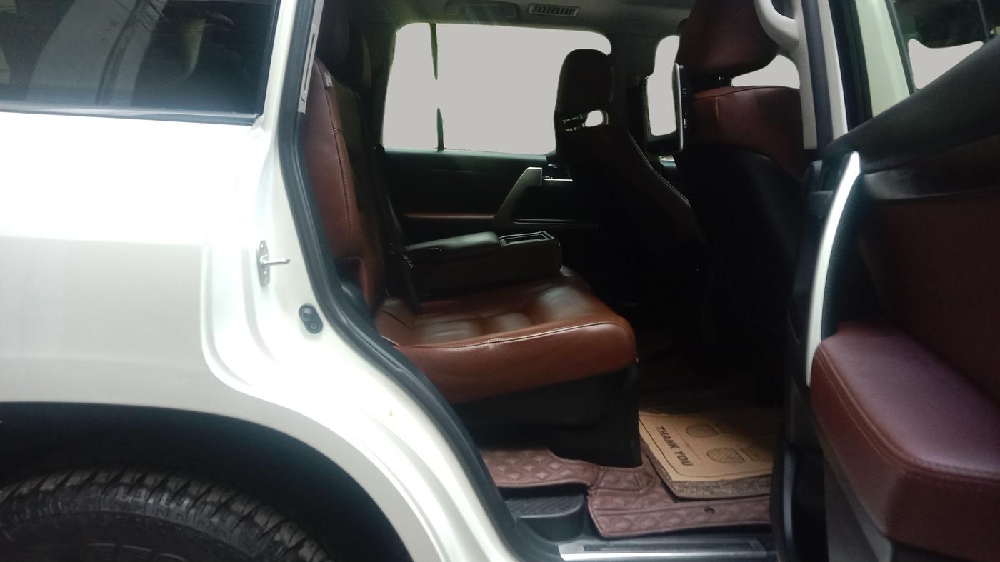 2017 Toyota Land Cruiser VX LC 200, Diesel, Automatic, 70,525 km, Right Side Rear Door Cabin