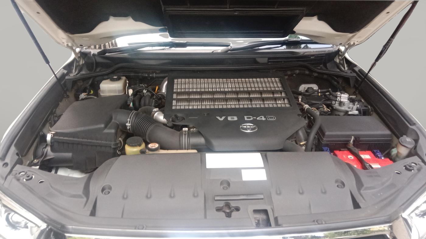 2017 Toyota Land Cruiser VX LC 200, Diesel, Automatic, 70,525 km, Open Bonnet