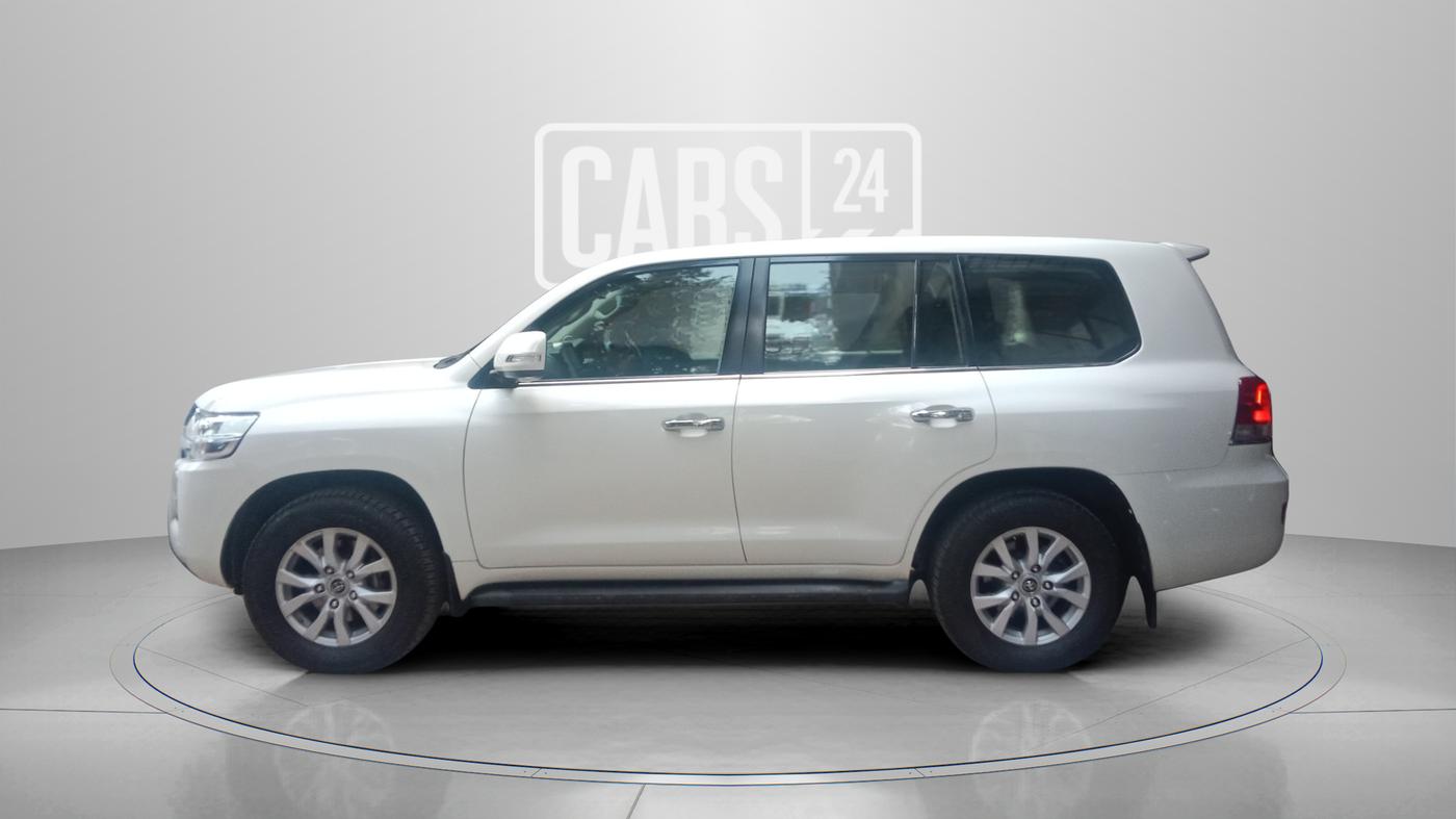 2017 Toyota Land Cruiser VX LC 200, Diesel, Automatic, 70,525 km, Left Side