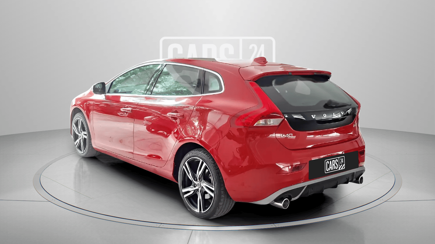 2017 Volvo V 40 D3 R design, Diesel, Automatic, 20,826 km, Left Back Diagonal