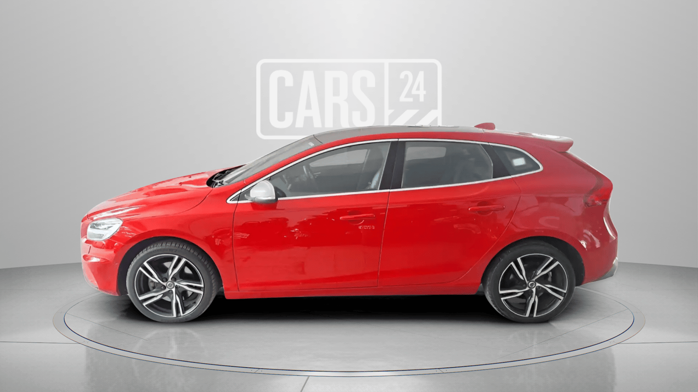 2017 Volvo V 40 D3 R design, Diesel, Automatic, 20,826 km, Left Side