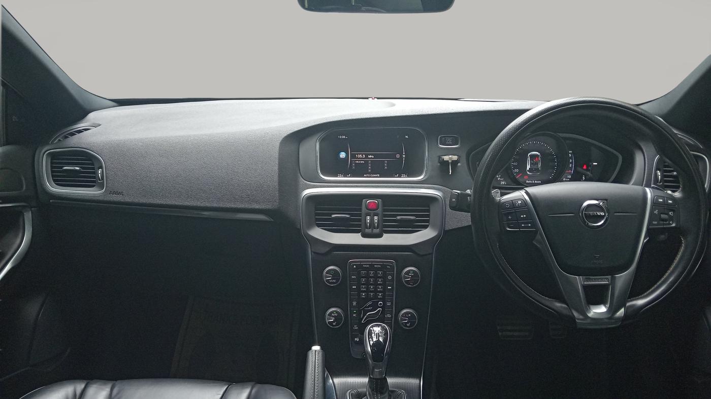 2017 Volvo V 40 D3 R design, Diesel, Automatic, 20,826 km, Dashboard