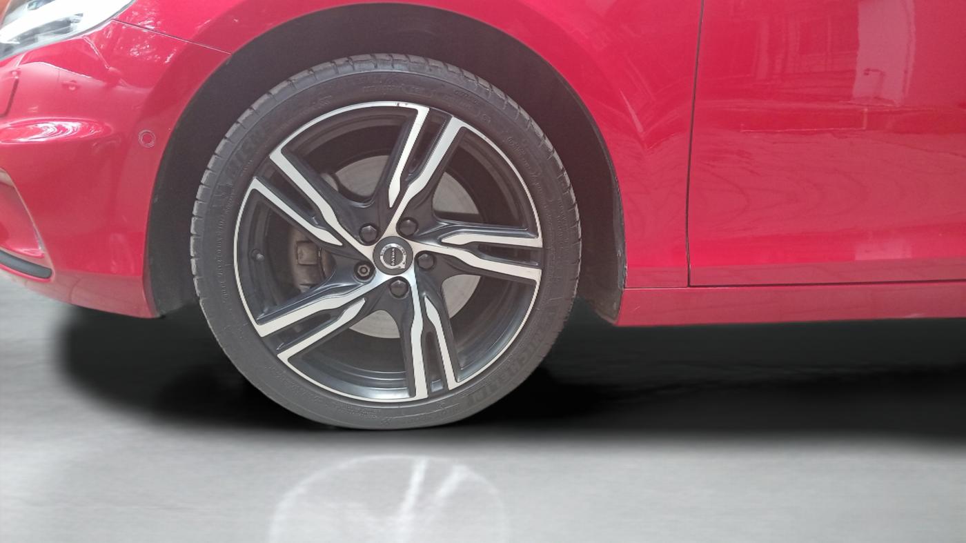 2017 Volvo V 40 D3 R design, Diesel, Automatic, 20,826 km, Left Front Wheel
