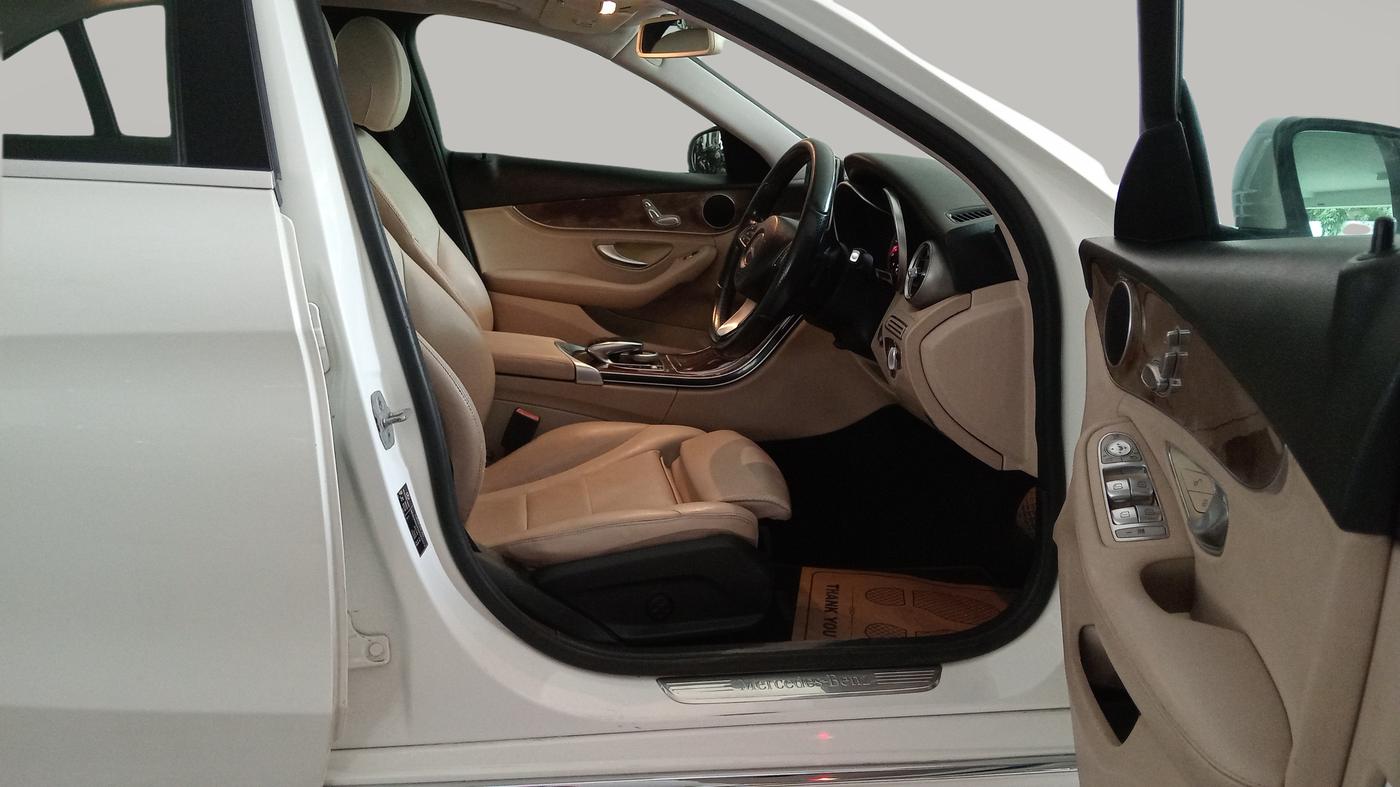 2015 Mercedes Benz C Class C 200 AVANTGARDE, Petrol, Automatic, 85,245 km, Right Side Front Door Cabin