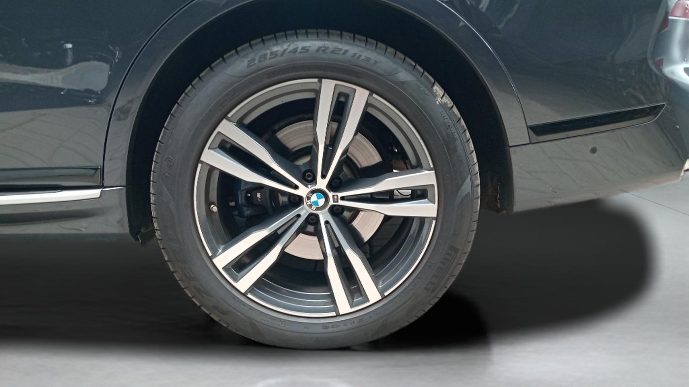 2022 BMW X7 XDRIVE 40I M SPORT, Petrol, Automatic, 31,654 km, Left Rear Wheel