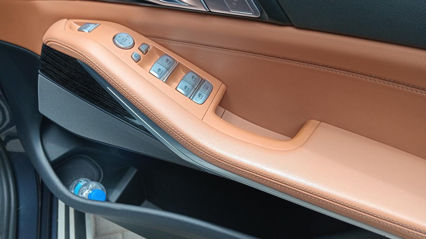 2022 BMW X7 XDRIVE 40I M SPORT, Petrol, Automatic, 31,654 km, Driver Side Door Panel Controls