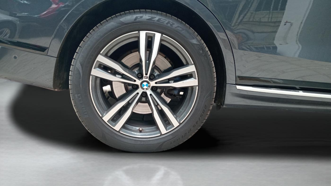 2022 BMW X7 XDRIVE 40I M SPORT, Petrol, Automatic, 31,654 km, Right Rear Wheel