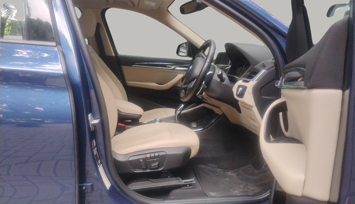 2022 BMW X1 sDrive 20d x Line, Diesel, Automatic, 26,666 km, Right Side Front Door Cabin