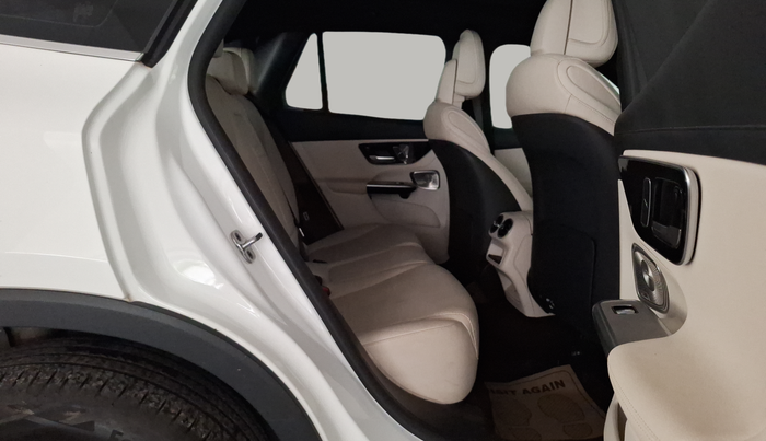 2024 Mercedes Benz GLC CLASS 220d 4MATIC, Diesel, Automatic, 14,670 km, Right Side Rear Door Cabin