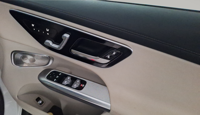 2024 Mercedes Benz GLC CLASS 220d 4MATIC, Diesel, Automatic, 14,670 km, Driver Side Door Panel Controls