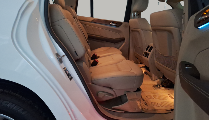 2015 Mercedes Benz GL Class 350 CDI 4Matic, Diesel, Automatic, 50,808 km, Right Side Rear Door Cabin