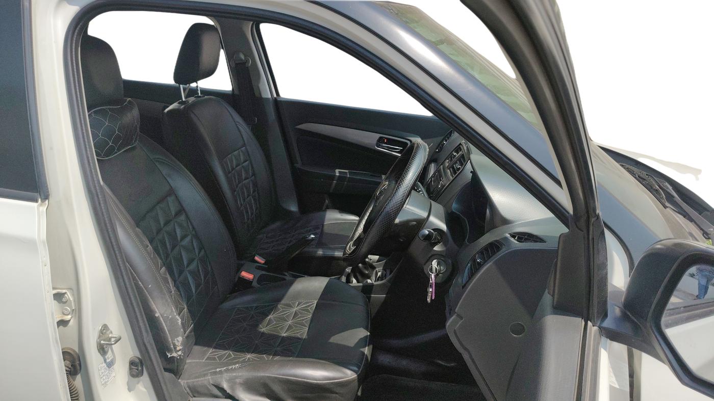 2017 Maruti Vitara Brezza ZDI, Diesel, Manual, 61,056 km, Right Side Front Door Cabin