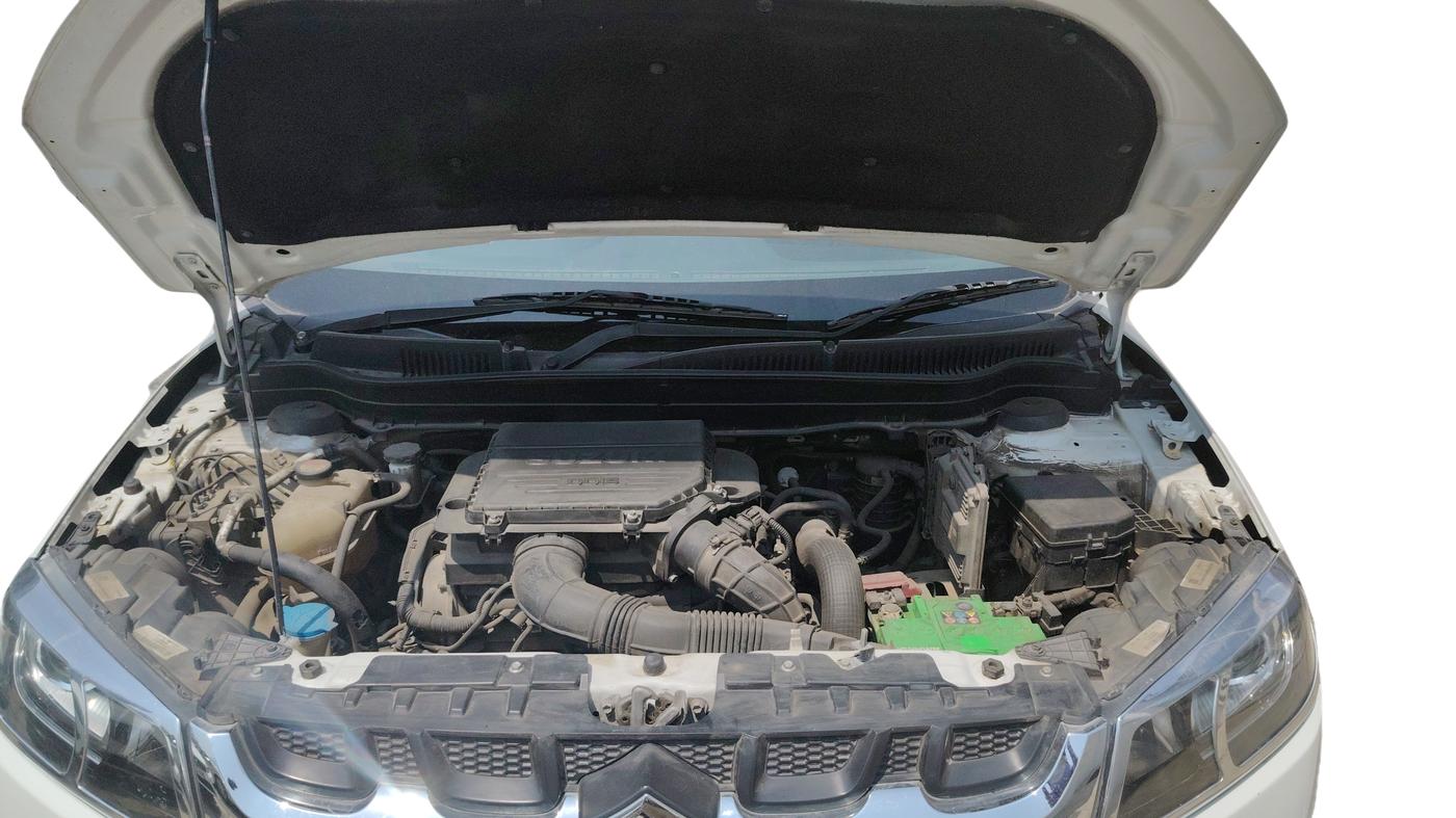 2017 Maruti Vitara Brezza ZDI, Diesel, Manual, 61,056 km, Open Bonnet
