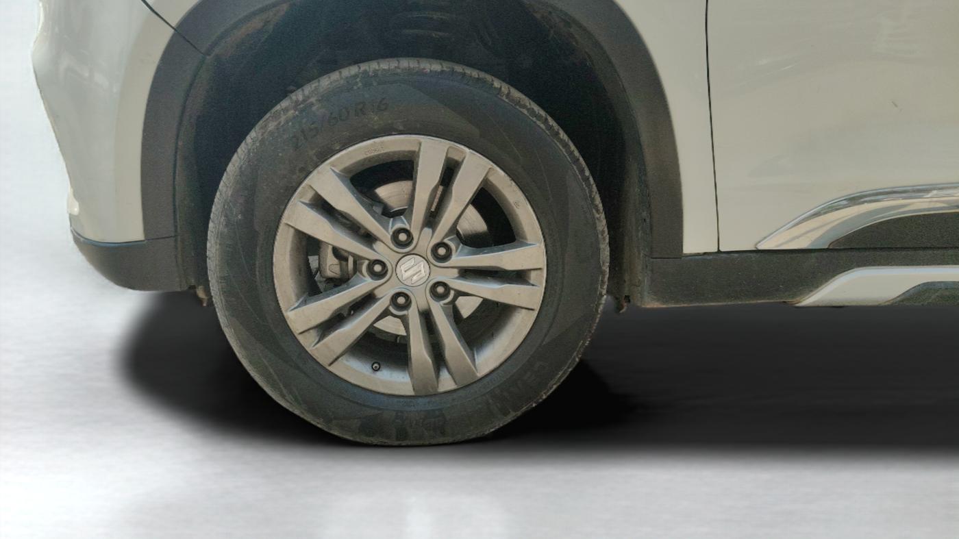 2017 Maruti Vitara Brezza ZDI, Diesel, Manual, 61,056 km, Left Front Wheel