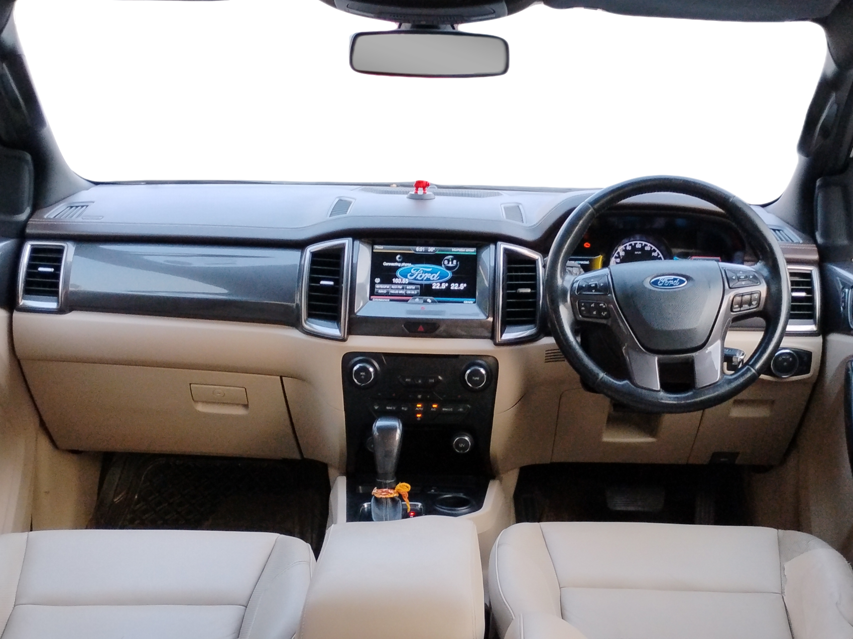 2016 Ford Endeavour TITANIUM 2.2 4X2 AT, Diesel, Automatic, 97,282 km, Dashboard