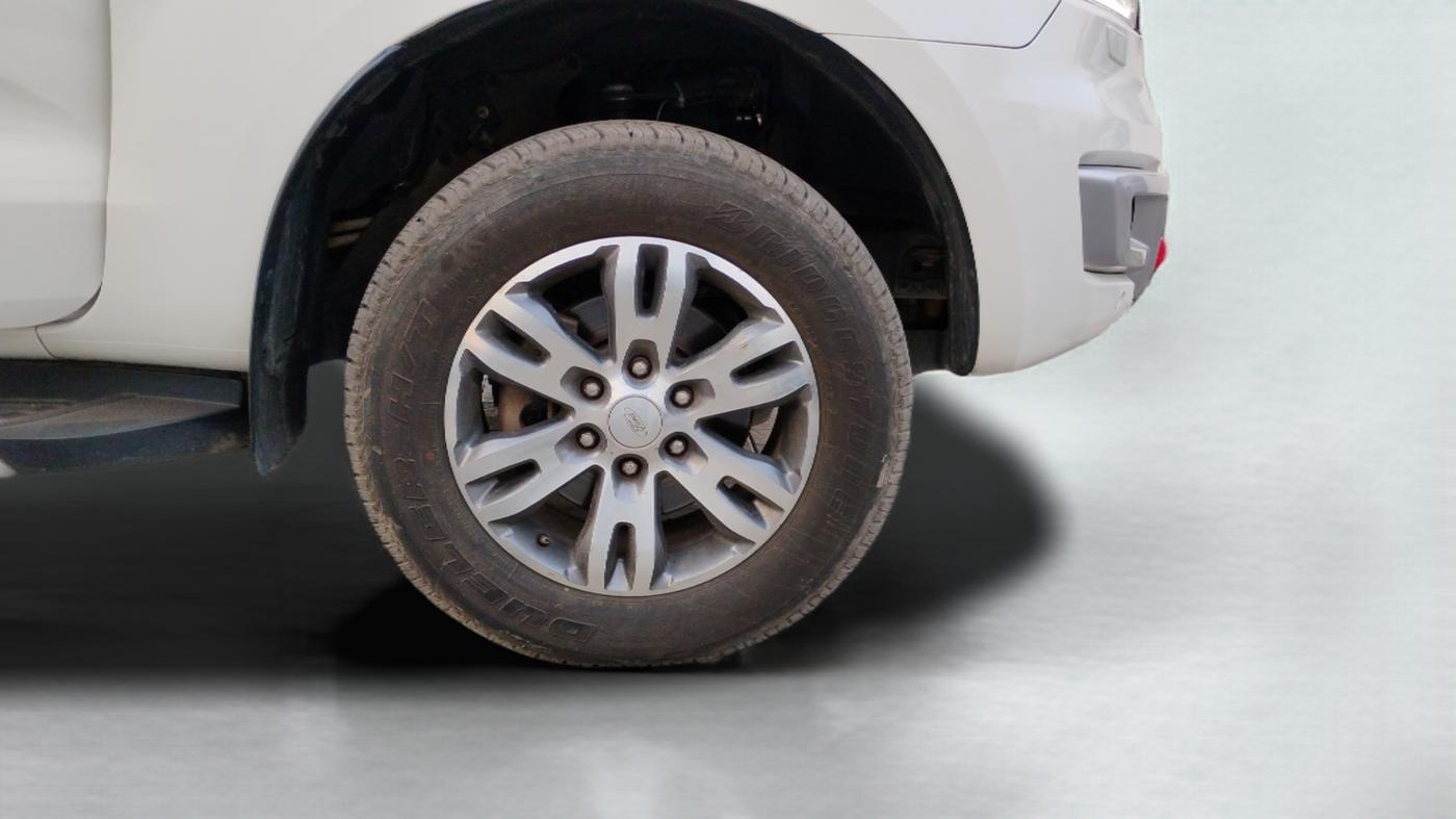 2016 Ford Endeavour TITANIUM 2.2 4X2 AT, Diesel, Automatic, 97,282 km, Right Front Wheel