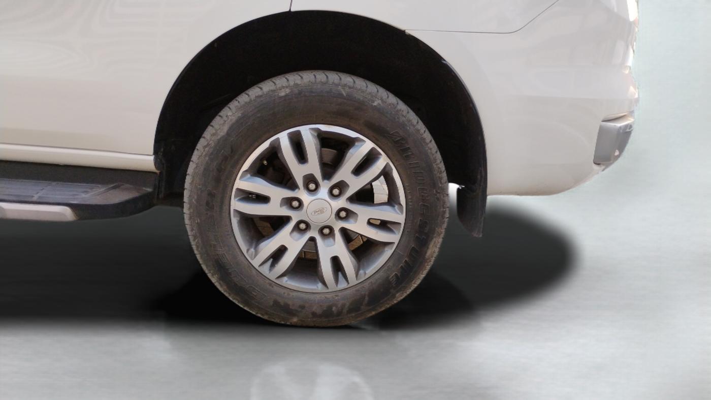 2016 Ford Endeavour TITANIUM 2.2 4X2 AT, Diesel, Automatic, 97,282 km, Left Rear Wheel