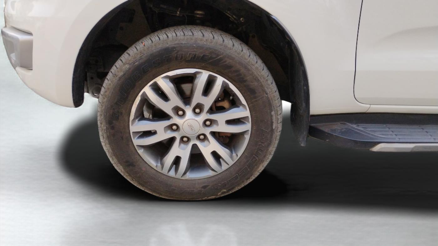 2016 Ford Endeavour TITANIUM 2.2 4X2 AT, Diesel, Automatic, 97,282 km, Left Front Wheel