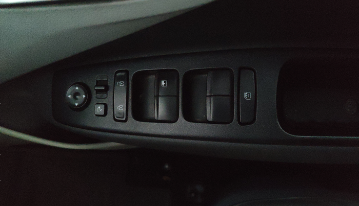 2020 Hyundai GRAND I10 NIOS SPORTZ AMT 1.2 KAPPA VTVT, Petrol, Automatic, 30,000 km, Driver Side Door Panel Controls