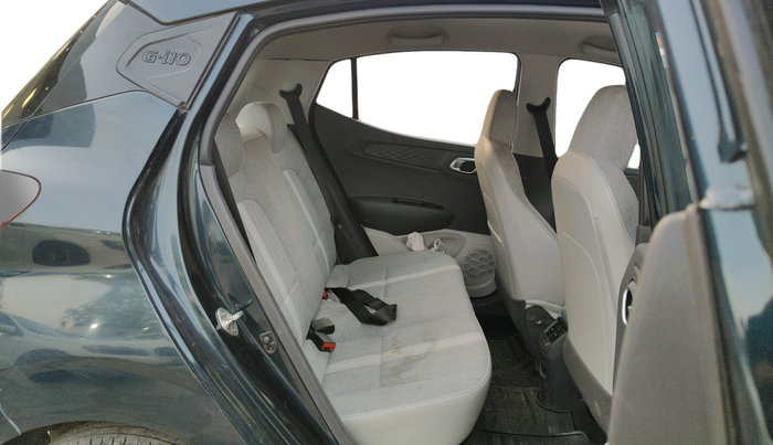 2020 Hyundai GRAND I10 NIOS SPORTZ AMT 1.2 KAPPA VTVT, Petrol, Automatic, 30,000 km, Right Side Rear Door Cabin