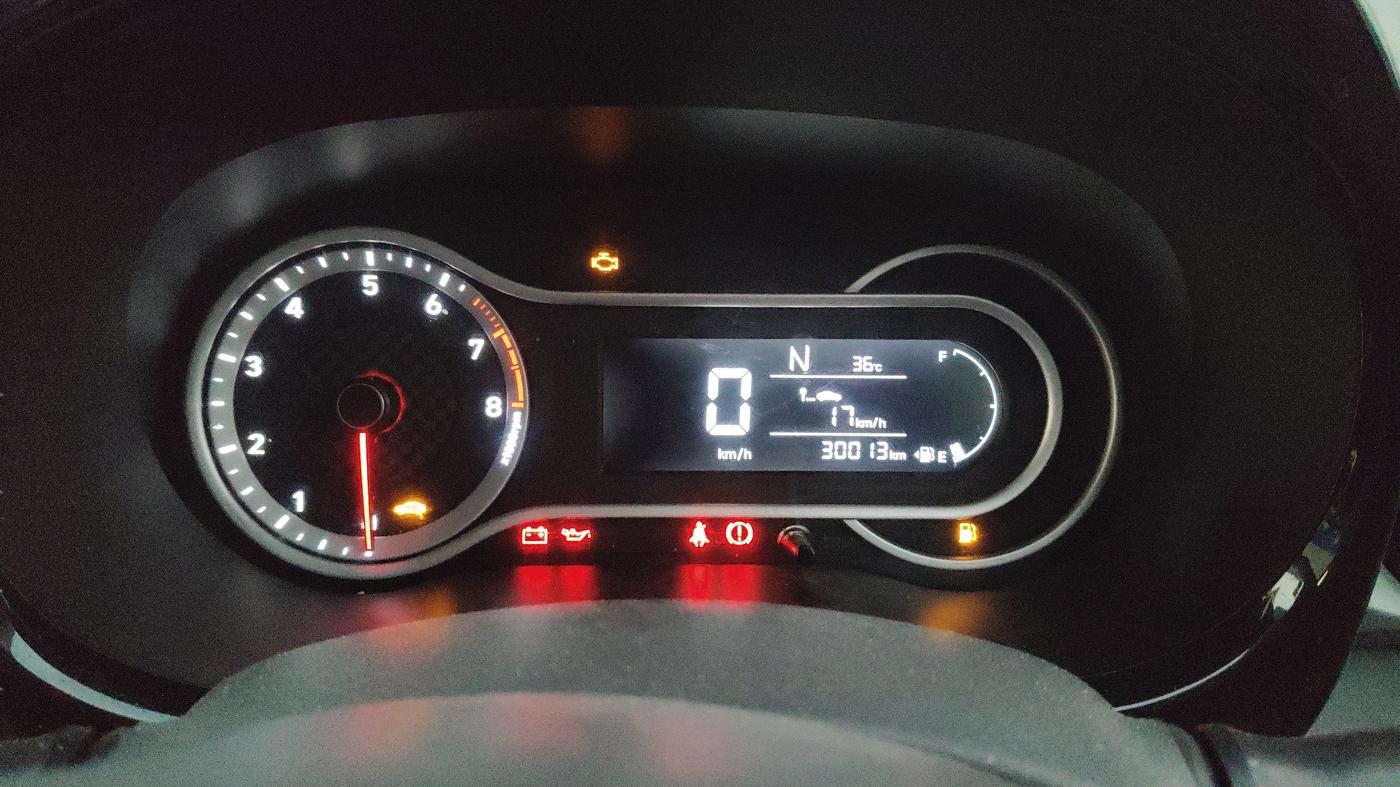 2020 Hyundai GRAND I10 NIOS SPORTZ AMT 1.2 KAPPA VTVT, Petrol, Automatic, 30,000 km, Odometer Image