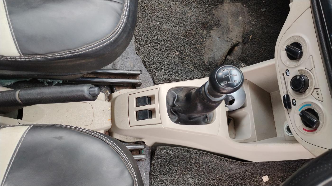 2019 Maruti Alto LXI, Petrol, Manual, 46,995 km, Gear Lever