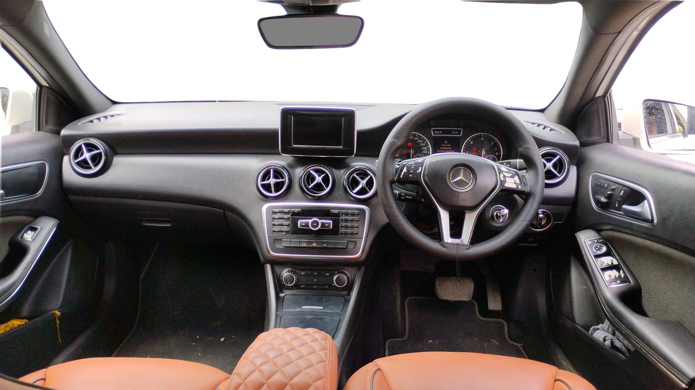 2011 Mercedes Benz A Class A180 CDI STYLE, Diesel, Automatic, 1,36,525 km, Dashboard