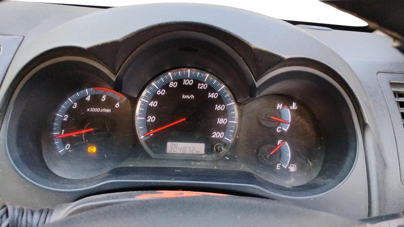 2015 Toyota Fortuner 3.0 4X2 MT, Diesel, Manual, 3,04,872 km, Odometer Image