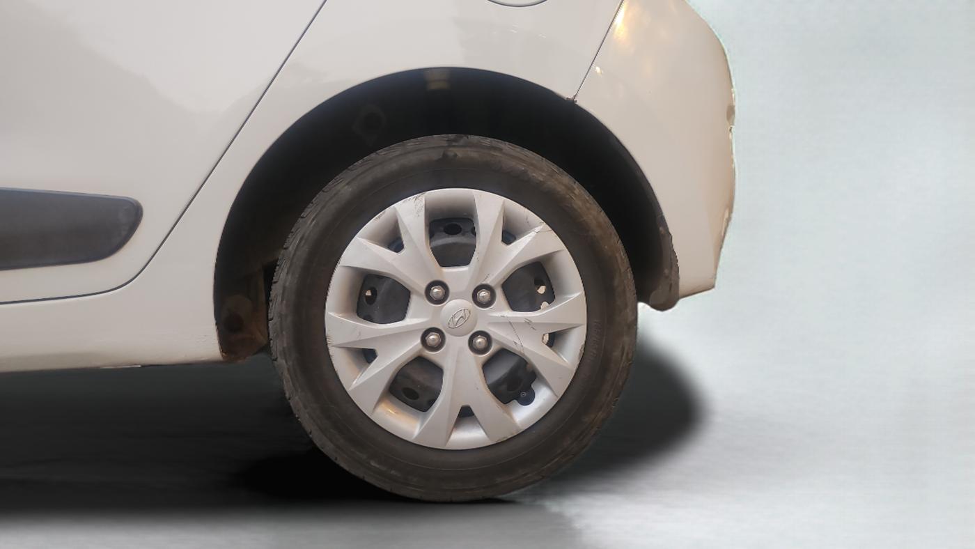 2013 Hyundai Grand i10 SPORTZ 1.1 CRDI, Diesel, Manual, 77,586 km, Left Rear Wheel